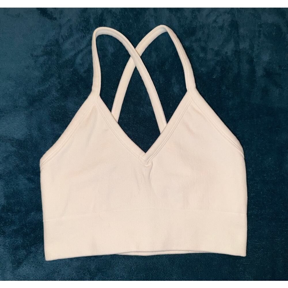Alo Yoga Seamless Delight V-Neck Ribbed Strappy Bra Cream M